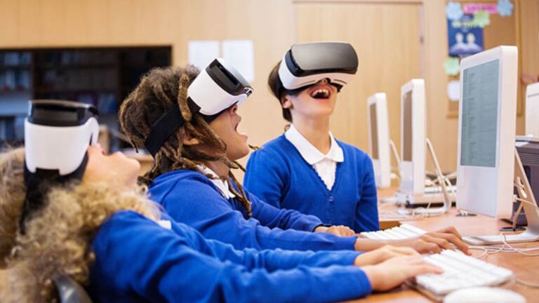Escolas na Inglaterra usam VR para reduzir estresse e ansiedade de alunos